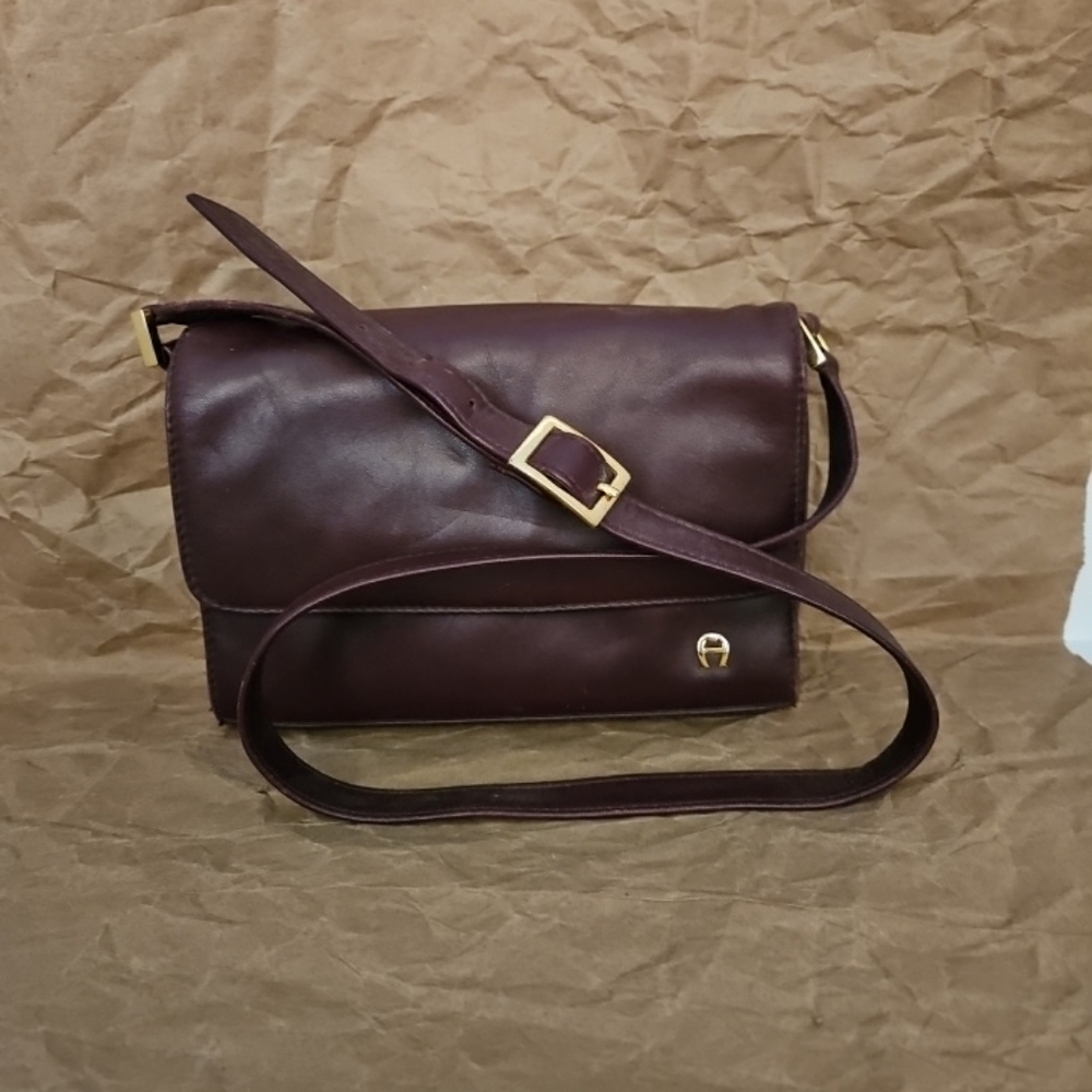 Vintage Etienne Aigner Shoulder Purse Bag Classic Red Burgundy EUC With Key Ring